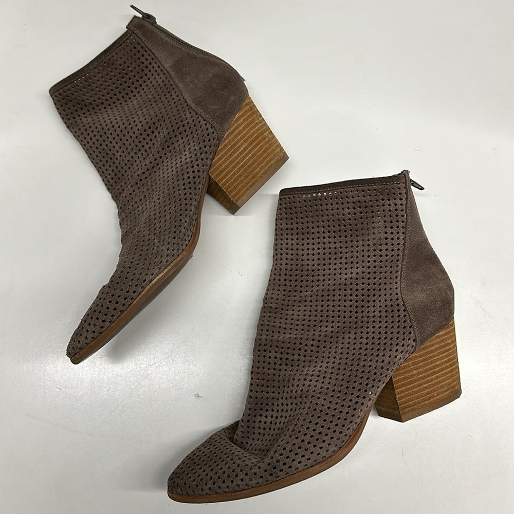 Jeffrey Campbell Jenelle Boots Heeled Ankle Booties Laser Cut Suede Tan Size 9.5